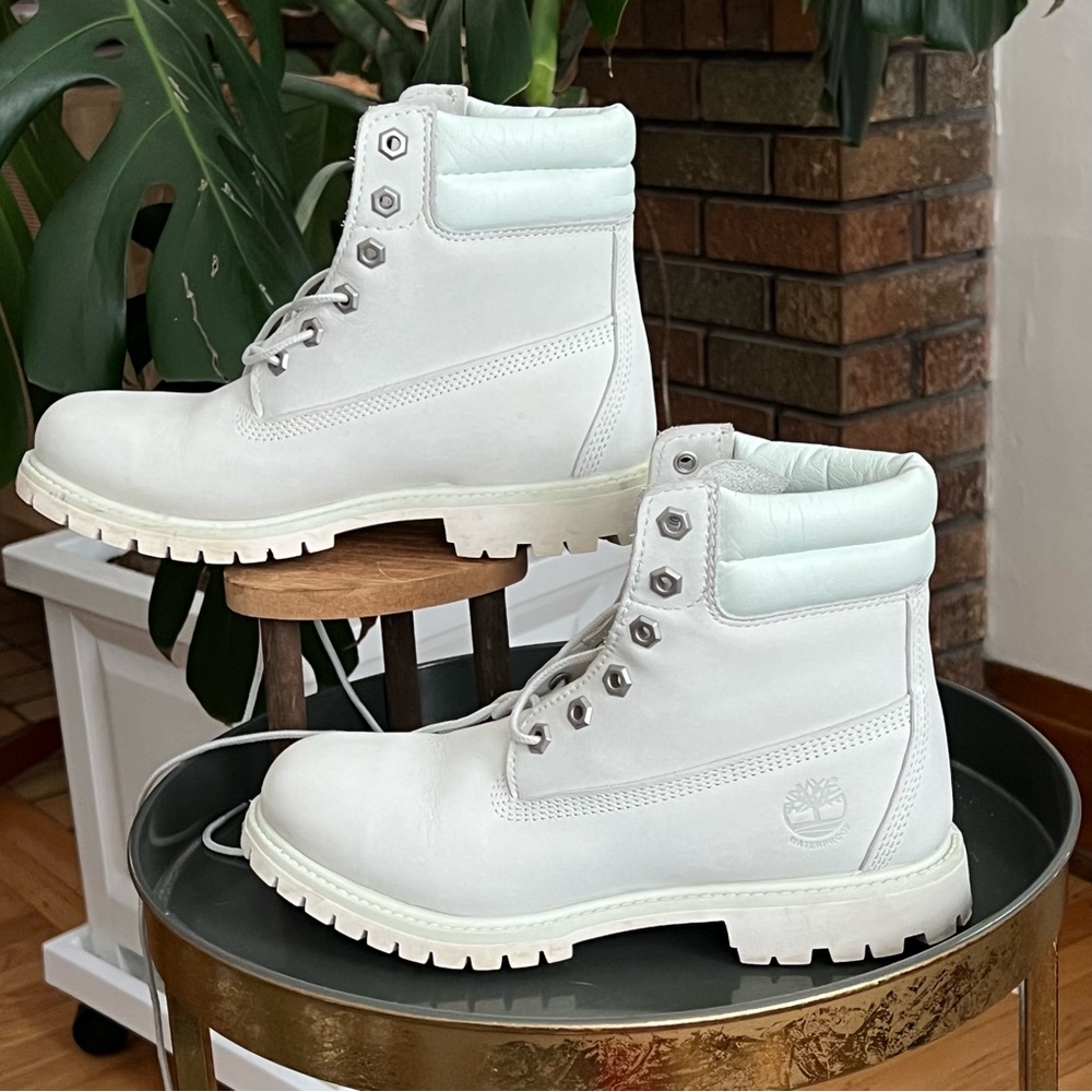 Timberland Women's White Lace Up Boots - Picture 2 of 11